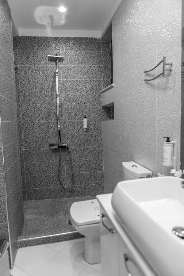 Spacious City Paradise - 3Br Apt In The Heart Of Τίρανα Εξωτερικό φωτογραφία